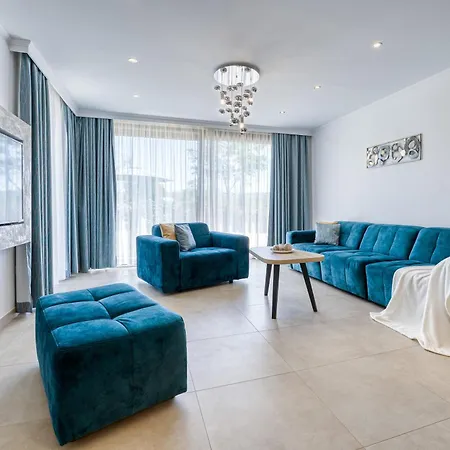Mare With Private Pool And Garden - Happy 말린스카