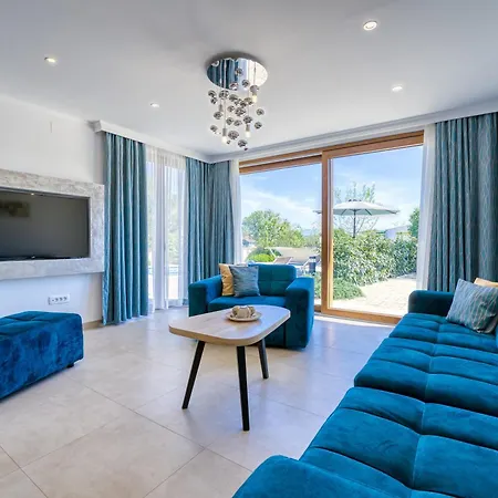 Mare With Private Pool And Garden - Happy 말린스카