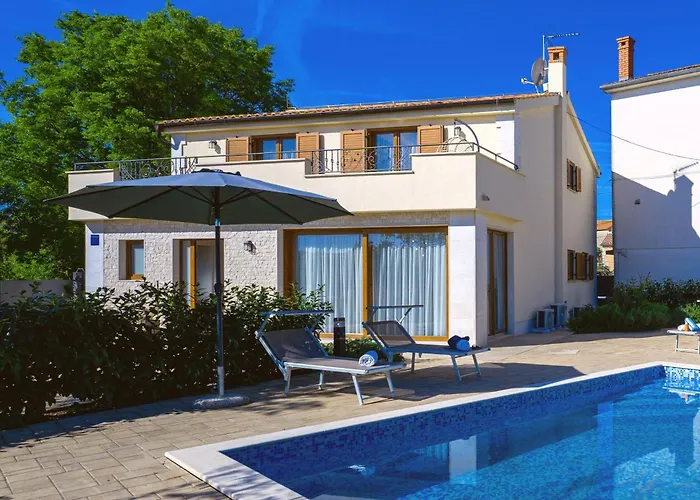 アパート Mare With Private Pool And Garden - Happy *
