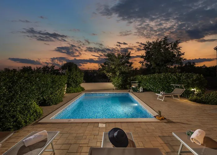 Mare With Private Pool And Garden - Happy * マリンスカ