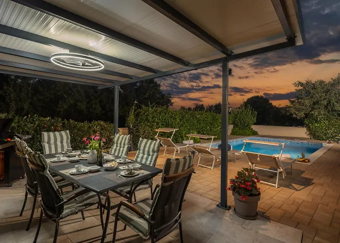Mare With Private Pool And Garden - Happy アパート マリンスカ