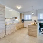 Mare With Private Pool And Garden - Happy *