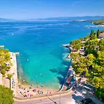 Mare With Private Pool And Garden - Happy Apartament *