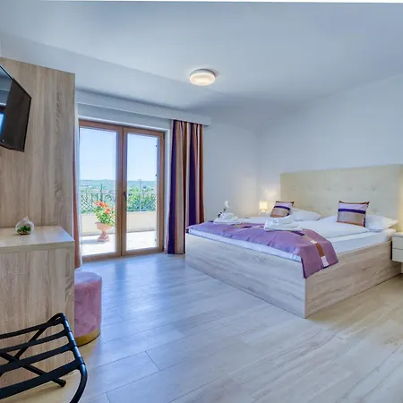 Mare With Private Pool And Garden - Happy Apartament
