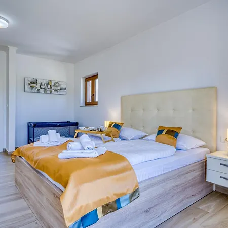 Mare With Private Pool And Garden - Happy * Sveti Anton (Krk)