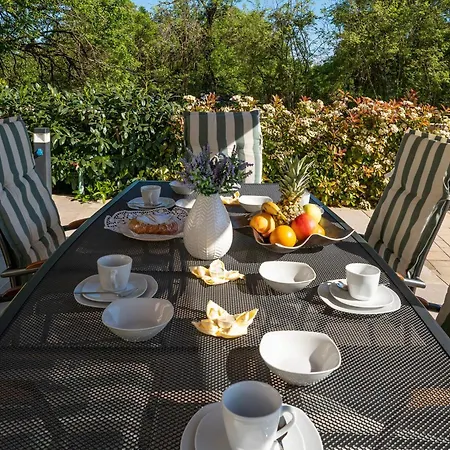 Mare With Private Pool And Garden - Happy 아파트