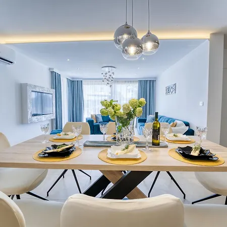 Apartament Mare With Private Pool And Garden - Happy