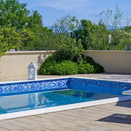 Mare With Private Pool And Garden - Happy 아파트 *