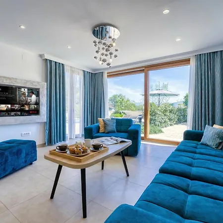 Mare With Private Pool And Garden - Happy *