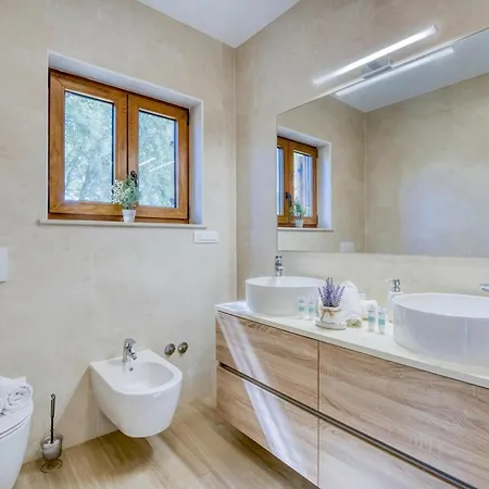 Mare With Private Pool And Garden - Happy * مالينسكا
