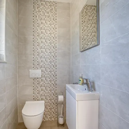 Appartement Mare With Private Pool And Garden - Happy Malinska