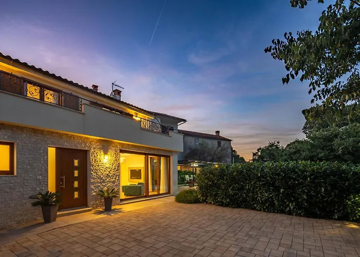 Mare With Private Pool And Garden - Happy *
